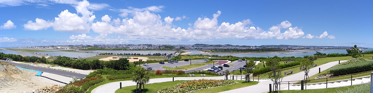세나가지마 역사적 풍경 — 해중도로로 본섬과 연결된 모습