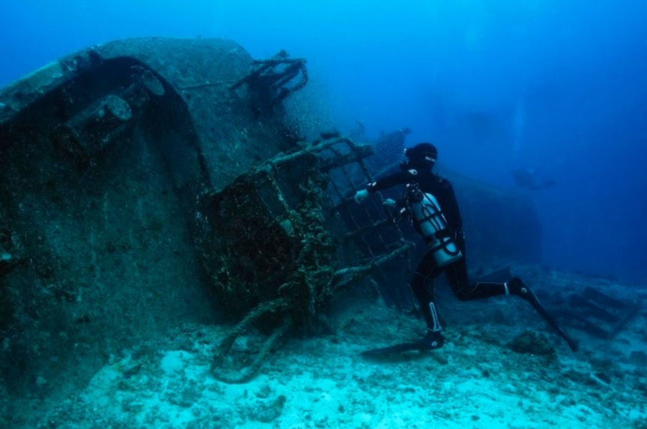 난파선과 다이버